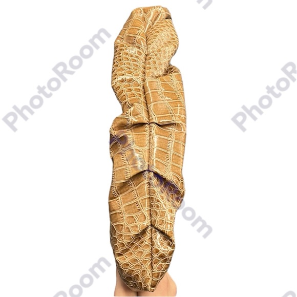 Croc Design Hand Bag - Picture 2 of 8